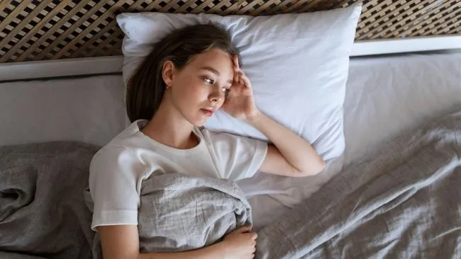 Ciri-Ciri Kepribadian yang Sulit Tidur Sendirian