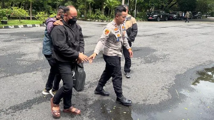 Ko Erwin dan Lima Tersangka Narkoba Diperiksa Bareskrim