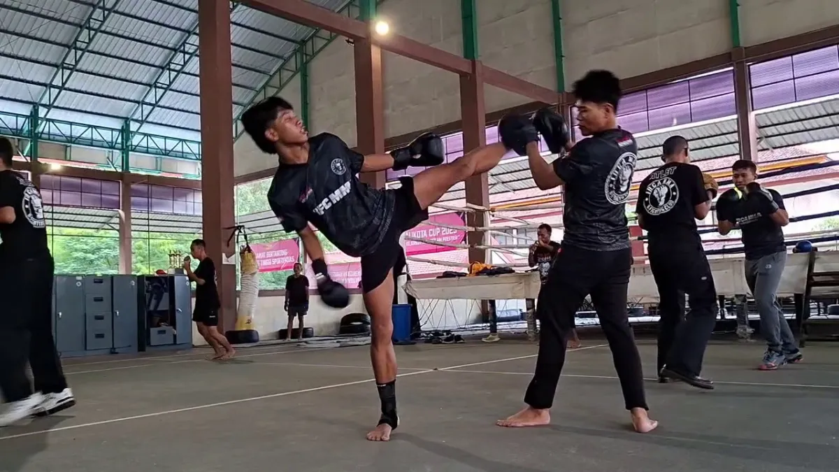 Atlet MMA Madiun Gelar Latihan Bersama Saat Ngabuburit