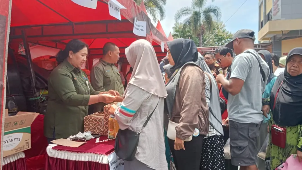Kejari Nganjuk Adakan Pasar Murah dan Santunan untuk Penyandang Disabilitas serta Anak Yatim
