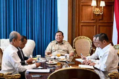 Bahlil Dampingi Prabowo Bahas Interkoneksi Listrik di KTT ASEAN