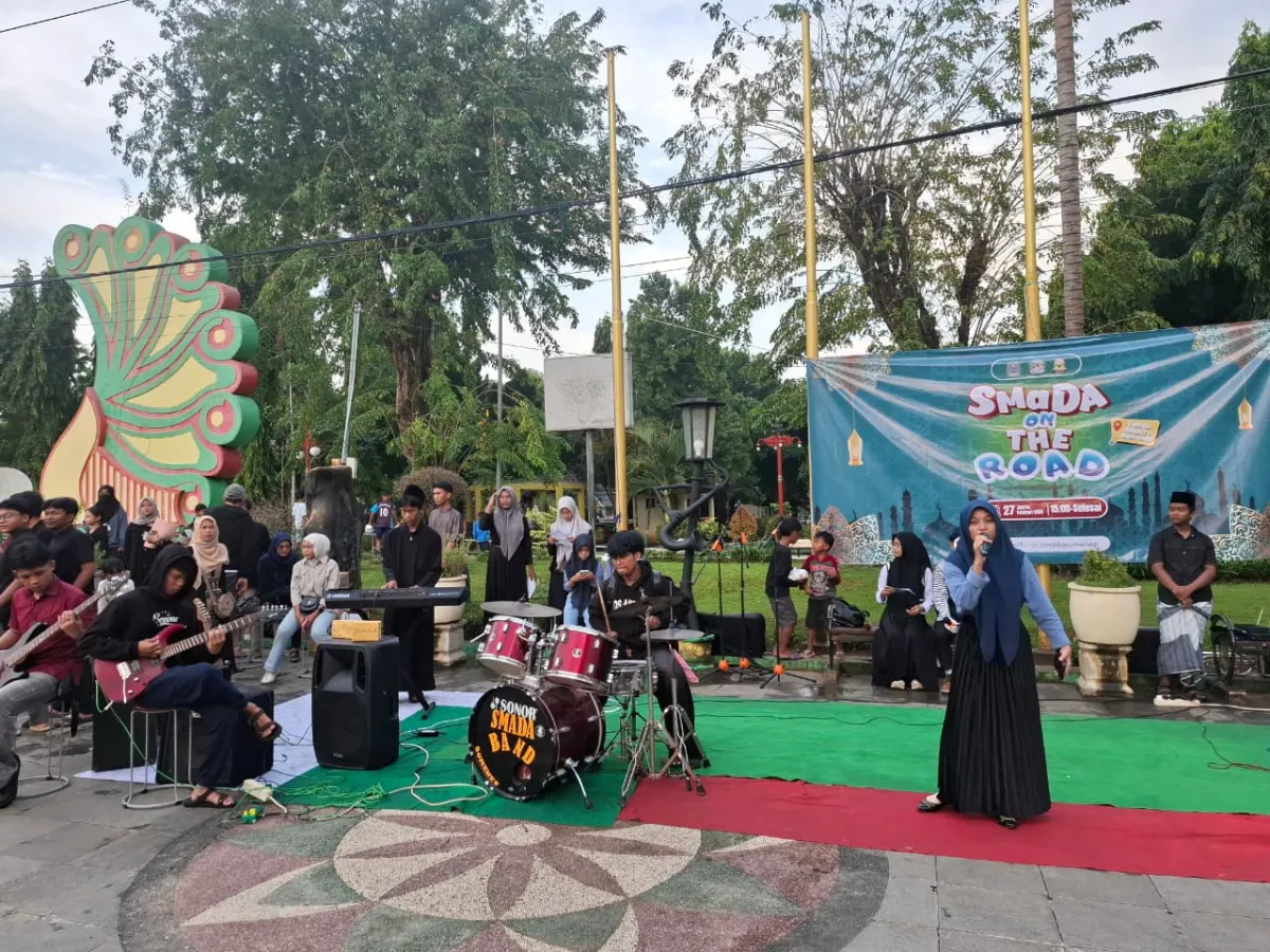 Smada On The Road: Pertunjukan Talenta Siswa dan Berbagi Takjil
