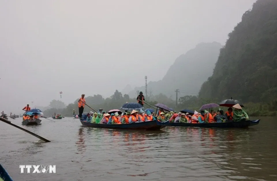 Penguatan Inspeksi Keselamatan Perairan di Festival Pagoda Huong 2026