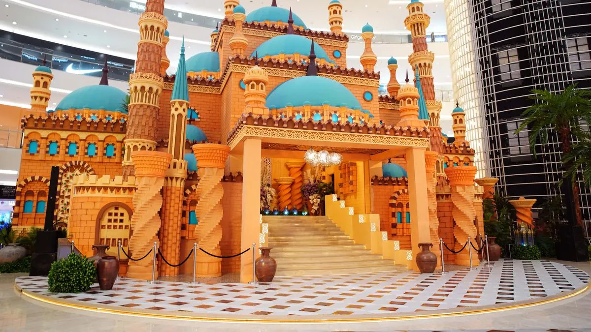 The Sacred Ascent: Instalasi Spiritual Meriahkan Ramadan di Senayan City