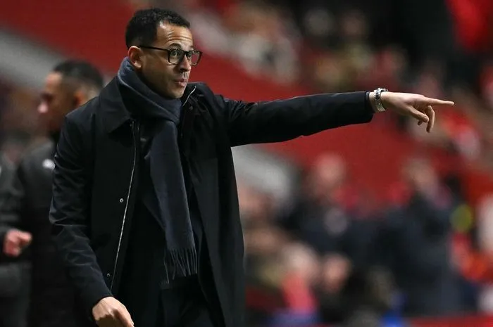 Pelatih Chelsea Tegaskan Hentikan Koleksi Kartu atau Terdepak