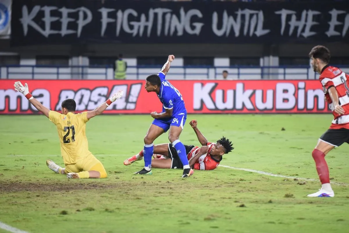 Persib Raih Kemenangan Besar, Namun Poin Masih Rentan di Puncak Klasemen