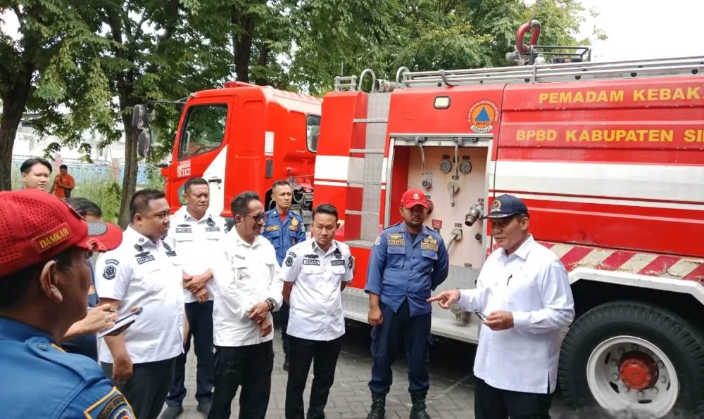 Bambang Haryo Serukan Perbaikan APD dan Kesejahteraan Petugas Damkar Sidoarjo