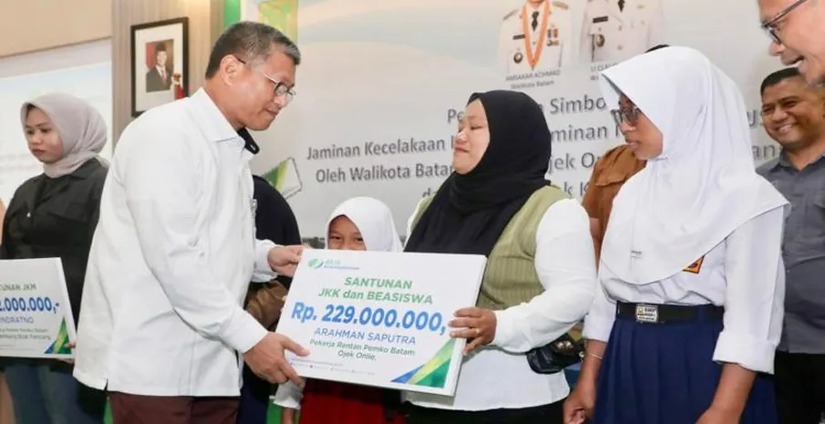 10.285 Pekerja Rentan Batam Resmi Terima Perlindungan Jaminan Sosial dari Pemkot