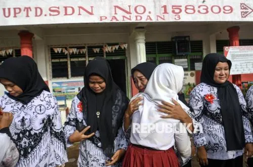 Kemendikdasmen Tingkatkan Kesejahteraan Guru dan Akses Pendidikan untuk Siswa