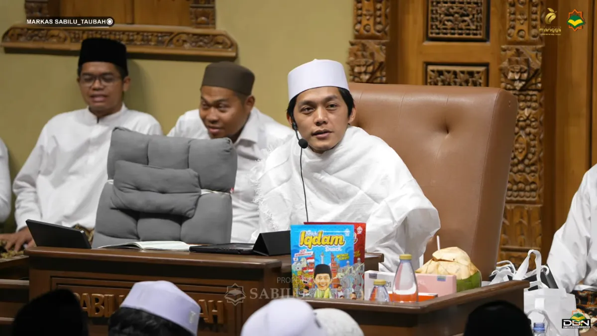 Gus Iqdam Ingatkan Jamaah untuk Bersikap Rendah Hati dalam Ibadah