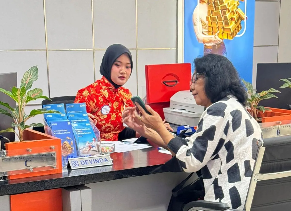BRI Mulyosari Hadirkan Layanan Spesial dan Dekorasi Imlek untuk Nasabah