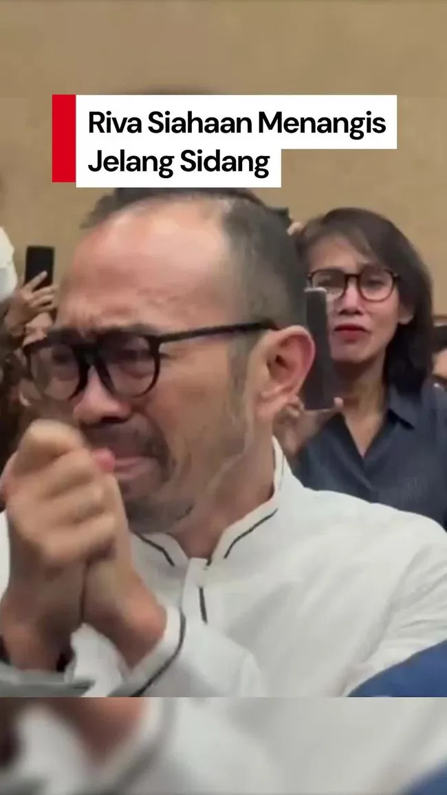 Riva Siahaan Menangis Haru Ditemani Sorakan Pendukung Jelang Sidang Putusan