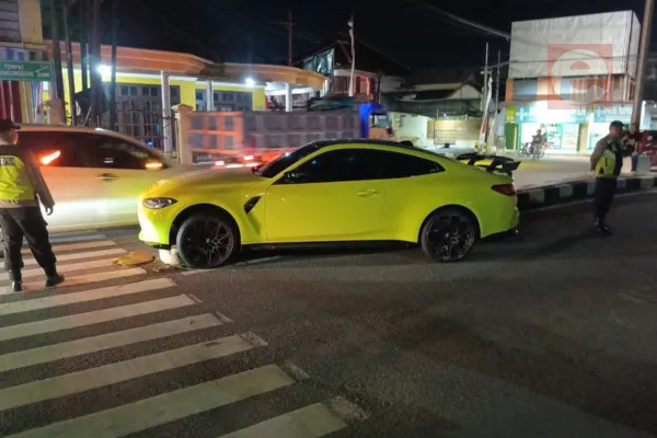 Wakil Bupati Blitar Diduga Terlibat Kecelakaan Mobil di Simpang 4 Kanigoro