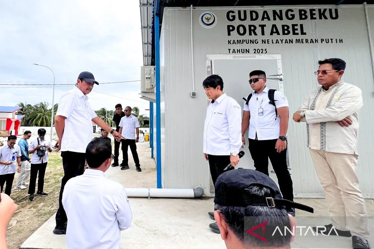 Trenggono Minta Perbaikan Infrastruktur KNMP di Lombok Timur