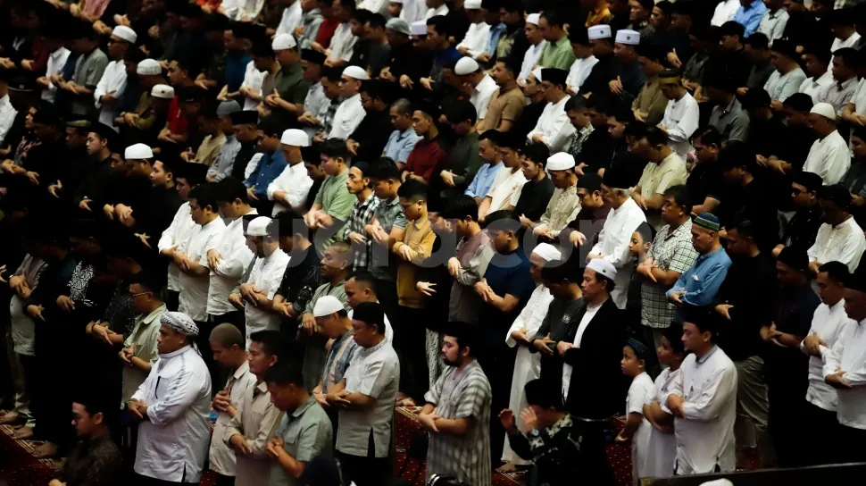 Konten Transisi Imam Tarawih: Syiar Kreatif atau Riya di Media Sosial?
