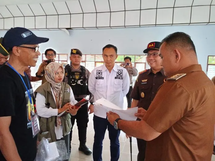 Pj Bupati Sinjai dan Forkopimda Awasi Proses Pelipatan Surat Suara untuk Pemilu 2024