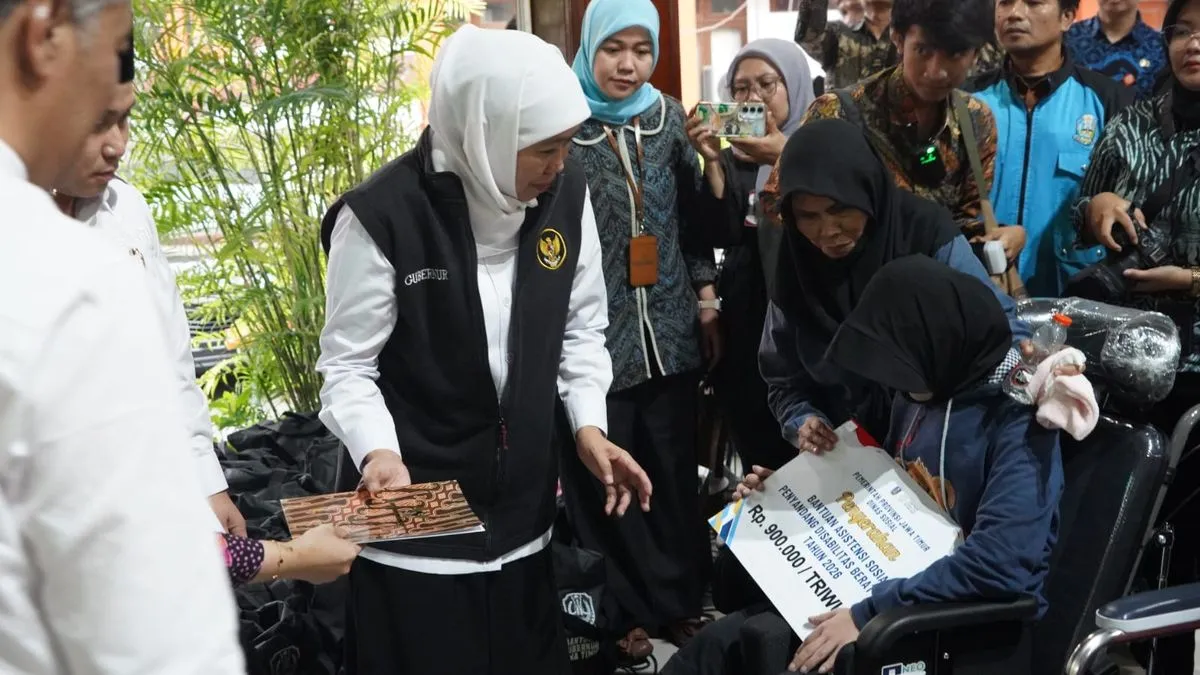 Sinergi Jatim dan Mojokerto Salurkan Bansos untuk Lansia dan Penyandang Disabilitas di Ramadan