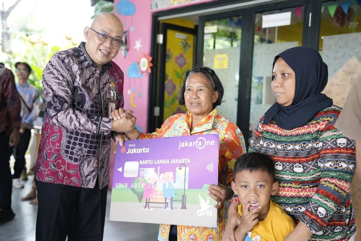 938 Warga Jakarta Utara Terima Bantuan Sosial untuk Kebutuhan Dasar