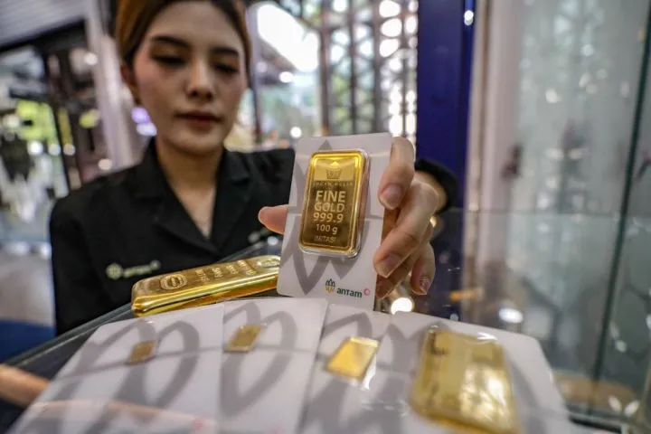 Kenaikan Harga Emas Antam dan Rencana Bansos 2026