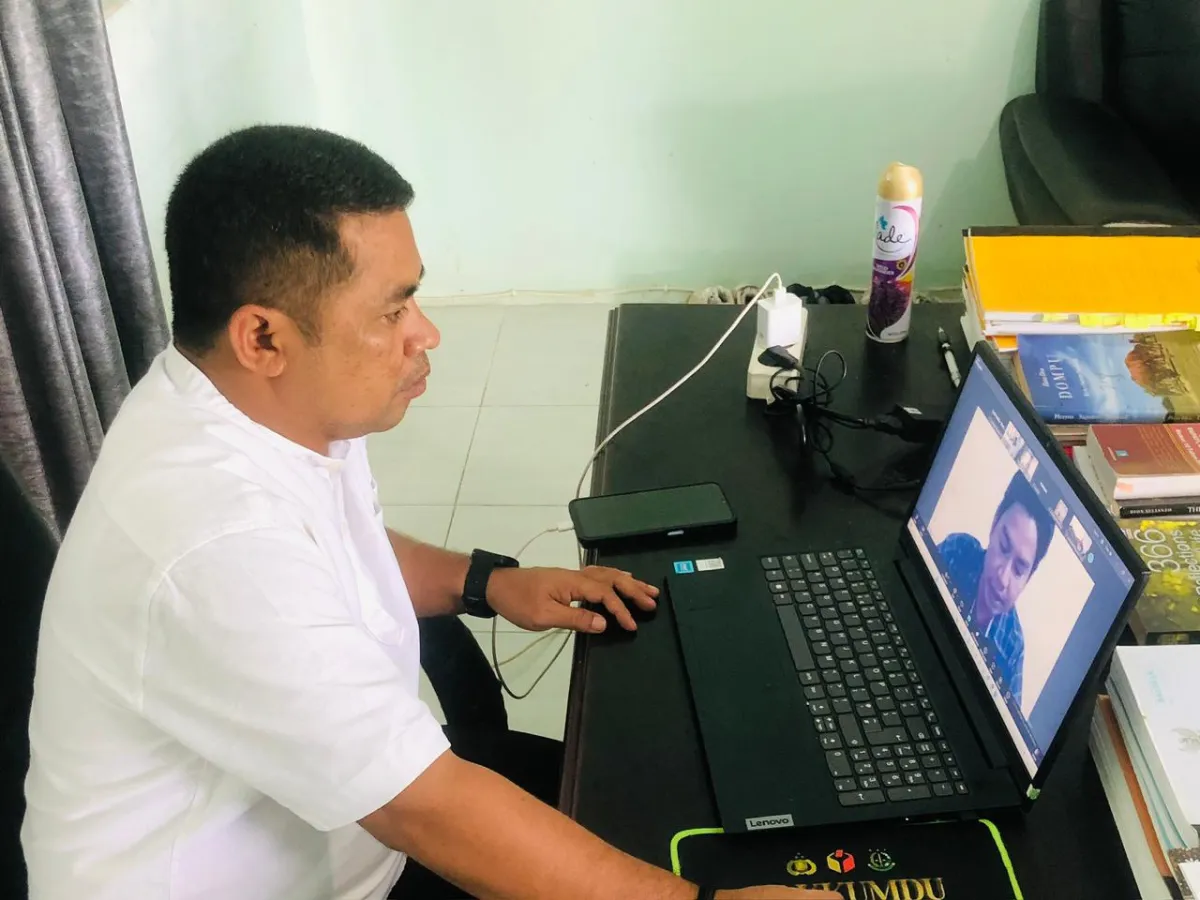 Bawaslu Dompu Tingkatkan Pemahaman KUHAP Melalui Diskusi Daring