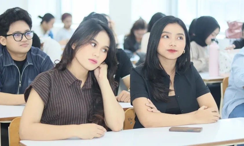 Mengatasi Kutukan Tutorial dalam Pembelajaran Mahasiswa Teknologi Informasi