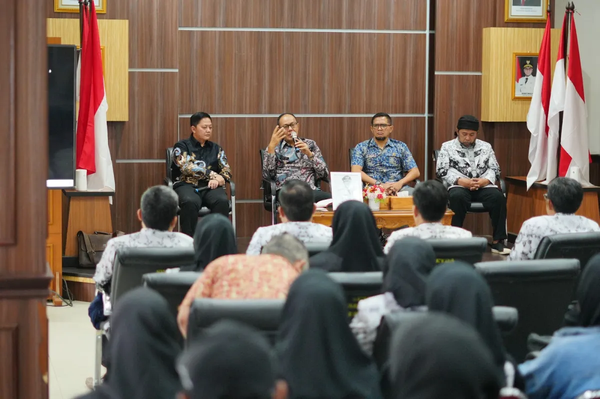 Wali Kota Sukabumi Tekankan Kebijakan Peningkatan Kesejahteraan Guru dalam Rapat dengan Dinas Pendidikan