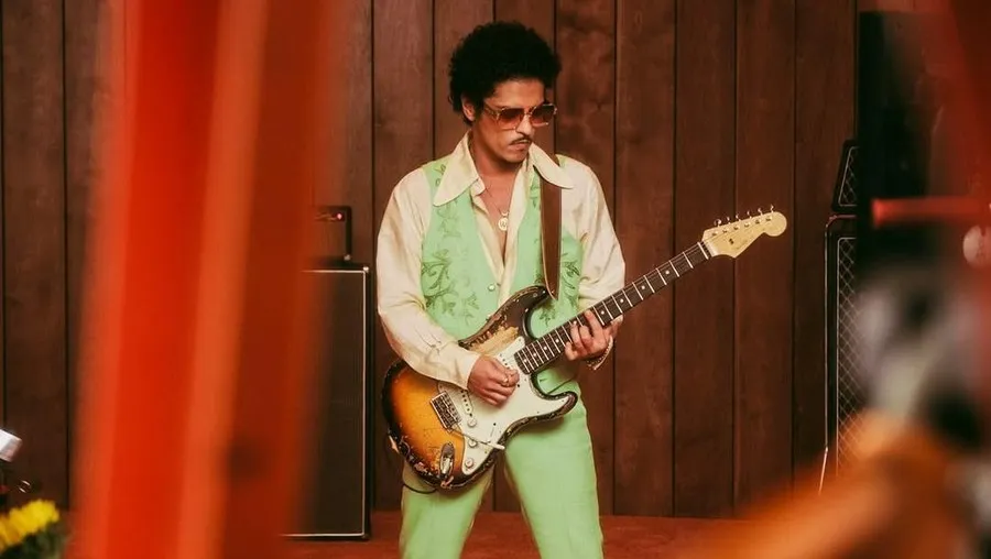 Bruno Mars Tampilkan Romansa Mendalam dalam Video Musik 'Risk It All'