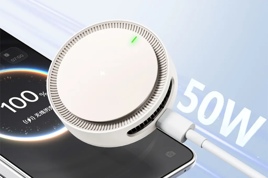 Oppo Luncurkan Charger Nirkabel 50W dengan Sistem Pendingin Canggih