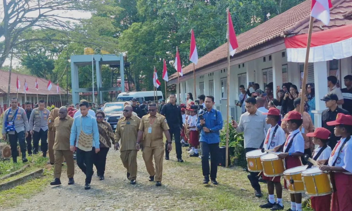 Wapres Gibran Sapa dan Motivasi Siswa di Sentra Pendidikan Mimika pada Hari Kartini