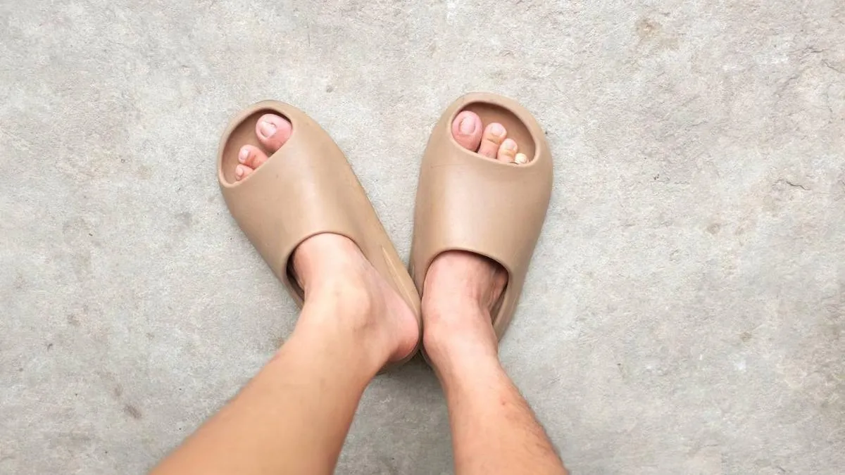 Pilihan Sandal Slop Pria Nyaman untuk Ibadah di Bulan Ramadan
