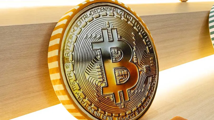 Bitcoin Melonjak Menuju US$70 Ribu Didukung Arus Dana ETF