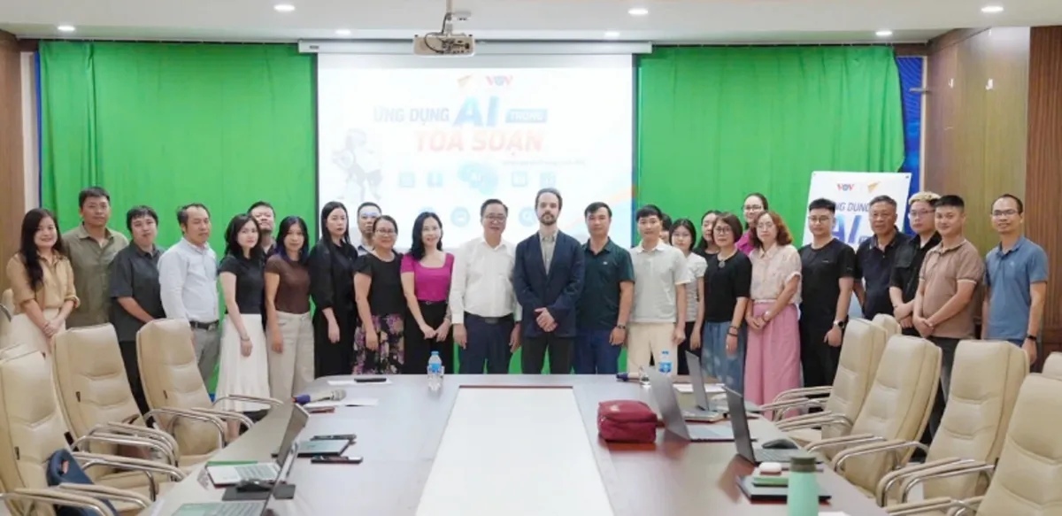 Voice of Vietnam Radio Gelar Pelatihan Penerapan AI di Ruang Redaksi