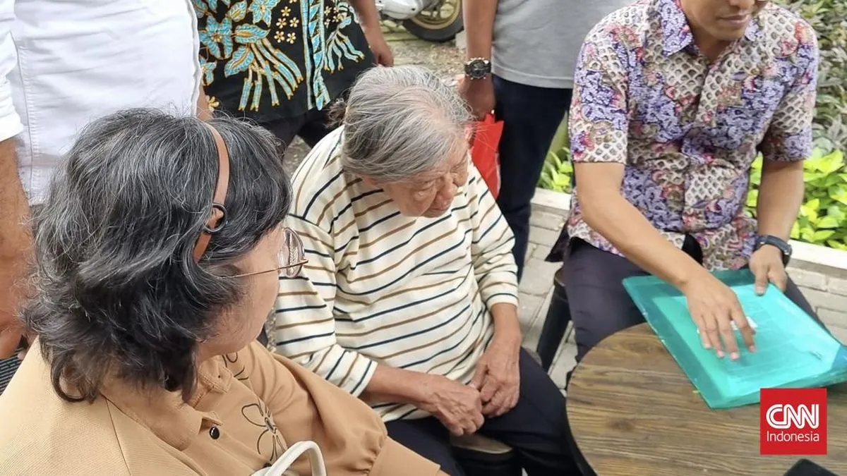 Nenek Elina Tolak Tawaran Damai Terkait Pengusuran Rumah di Surabaya