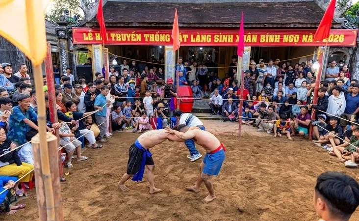 Festival Gulat Tradisional Desa Sinh Meriahkan Tahun Baru Imlek