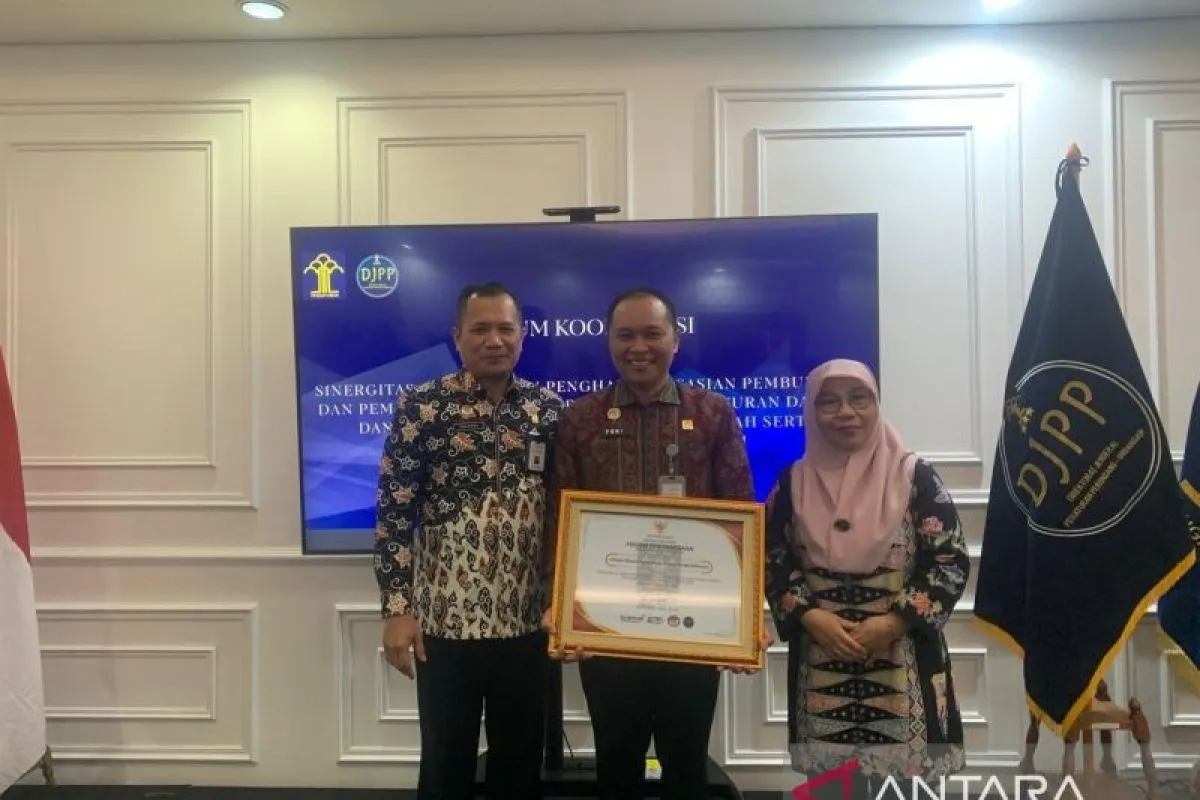 Kemenkum Babel Raih Penghargaan III Anugerah Legislasi Daerah 2025
