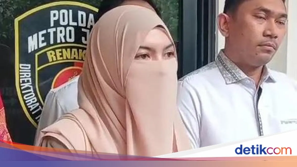 Wardatina Mawa Fokus Karier di Tengah Konflik dengan Inara Rusli