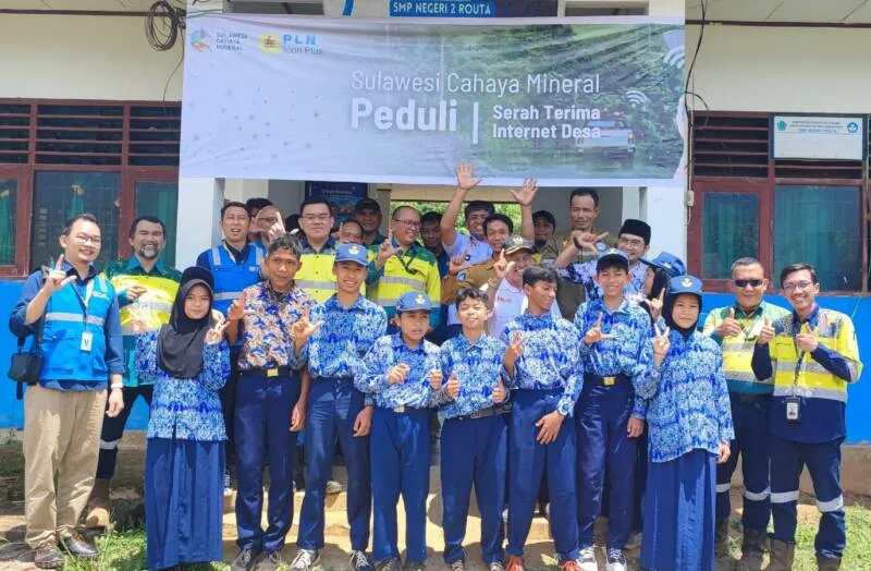Desa Lalomerui Terhubung Internet Gratis Berkat Inisiatif PT Sulawesi Cahaya Mineral