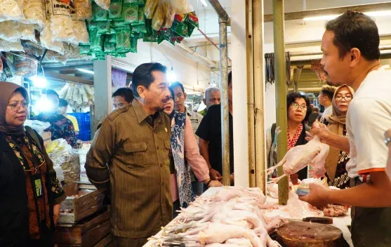 Stabilitas Harga Daging dan Pasokan Aman Jelang Ramadan di Pasar Gembrong