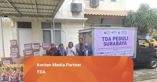 TDA Perempuan Surabaya Serahkan Donasi untuk Masyarakat