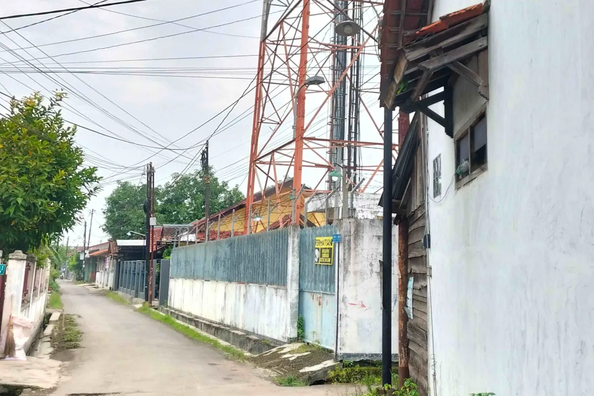 Warga Petarukan Protes Keberadaan Tower BTS yang Sudah 25 Tahun