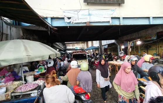 H-5 Lebaran, Aktivitas Jual Beli di Pasar Sentra Antasari Meningkat