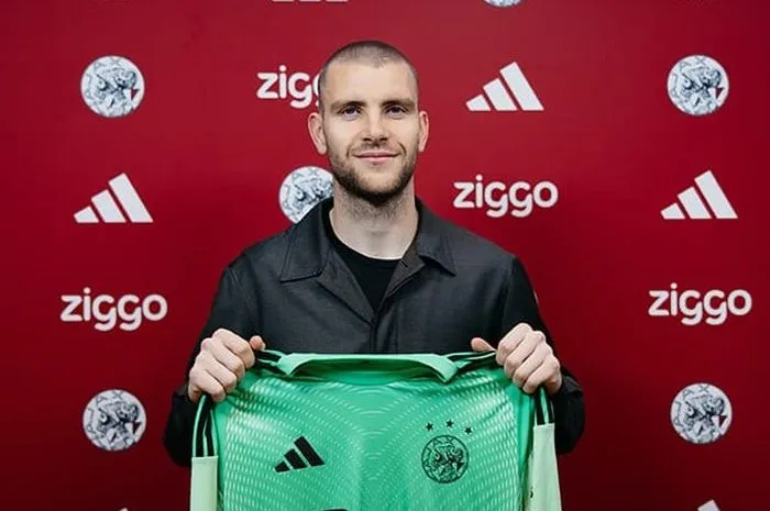 Maarten Paes Siap Debut Bersama Ajax Melawan NEC Nijmegen