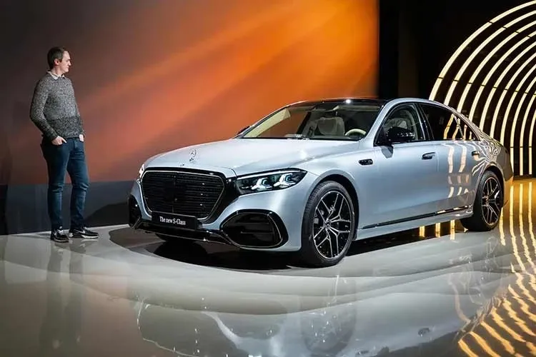 Mercedes S-Class 2026: Jok Kain Premium Lebih Mahal dari Kulit