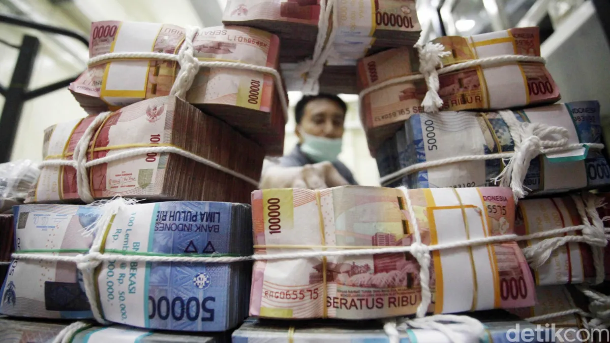 Peringatan S&P Global: Risiko Penurunan Peringkat Kredit Indonesia Meningkat