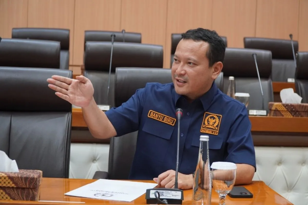 Kunjungan Anggota Komisi VII DPR ke Sentra Industri Songket di Palembang