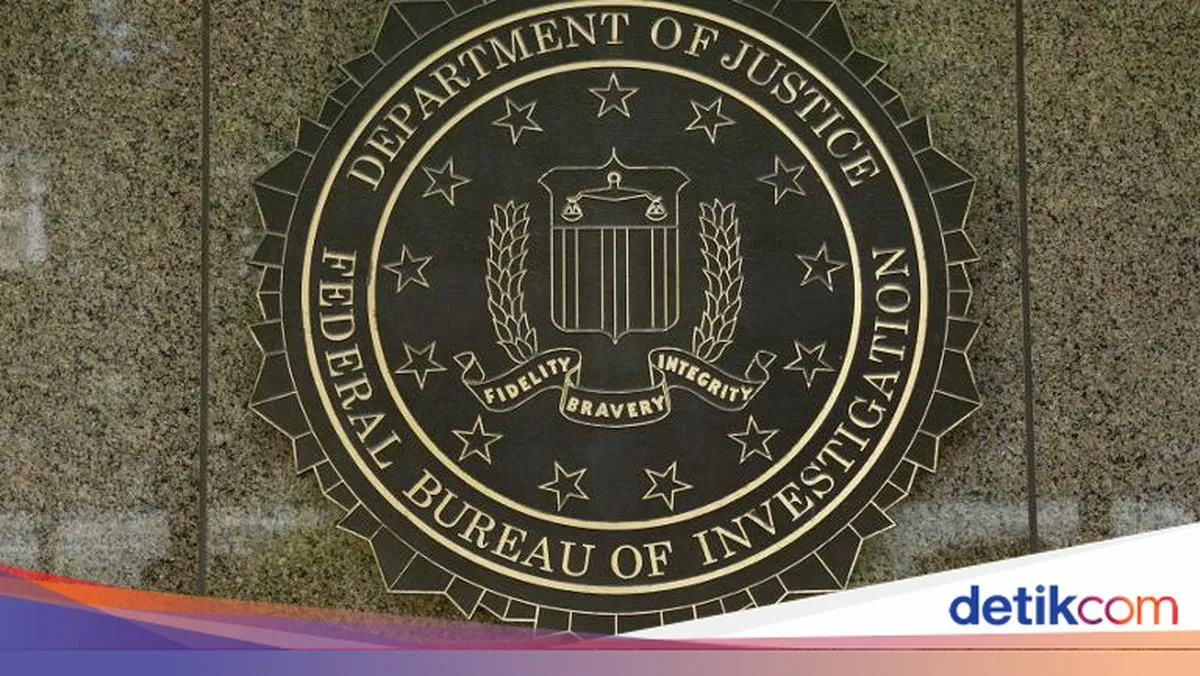 FBI Memecat Enam Agen Terkait Kasus Dokumen Rahasia Trump