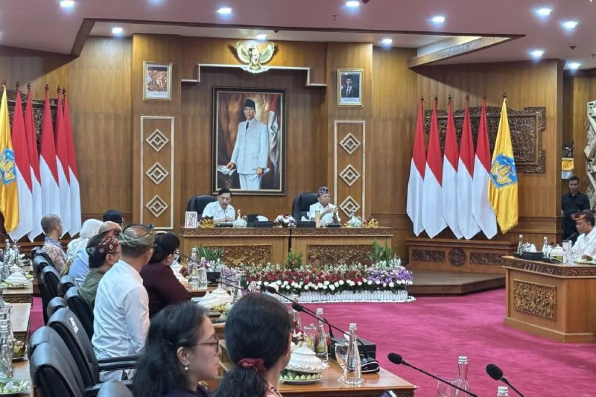 Gubernur Koster Minta Insentif Infrastruktur untuk Pariwisata Bali