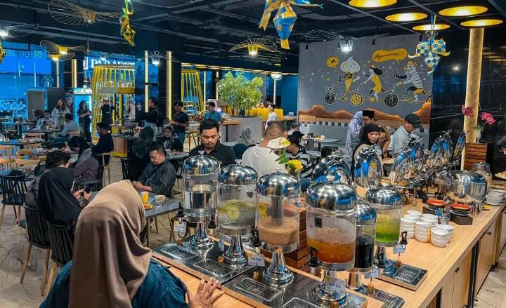 Yello Hotel Batam Rayakan Ramadan dengan Paket Istimewa dan Bantu Kaum Dhuafa