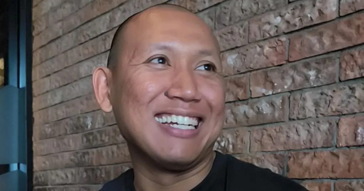 Oki Rengga: Dari Kiper Cadangan Menjadi Bintang Film Komedi