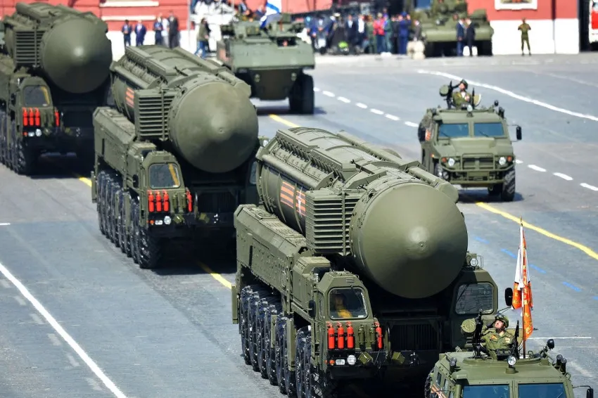 Rusia Ancang-ancang Bidik Nuklir ke Estonia Jika NATO Tempatkan Senjata di Sana